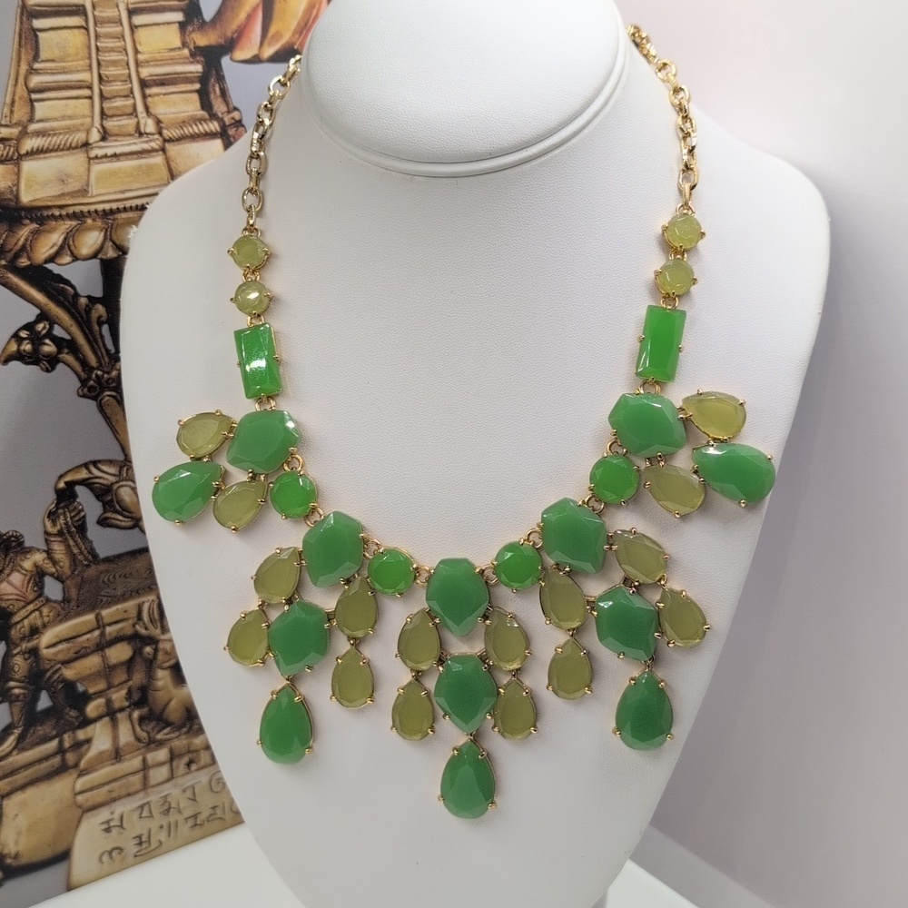 Stella & Dot Lime Seafoam Green Gold Bib Necklace In Excellent Condition